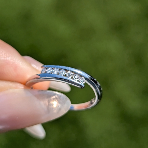 14K White Gold Twist Swirl Diamond Band Ring - Picture 2 of 10